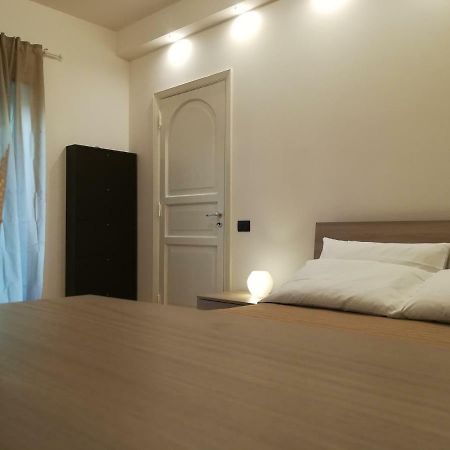 Luxurious Street Apartments Катанія Екстер'єр фото