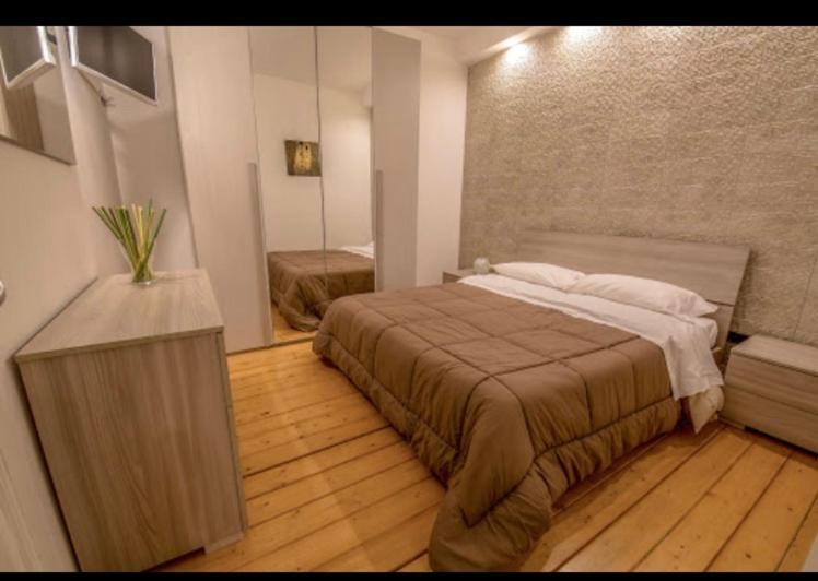 Luxurious Street Apartments Катанія Екстер'єр фото