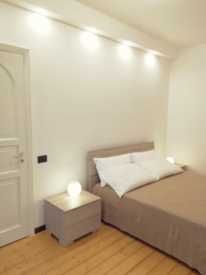 Luxurious Street Apartments Катанія Екстер'єр фото