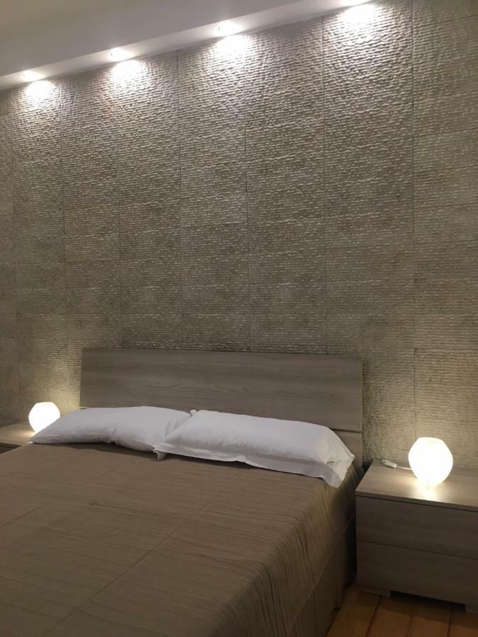 Luxurious Street Apartments Катанія Екстер'єр фото