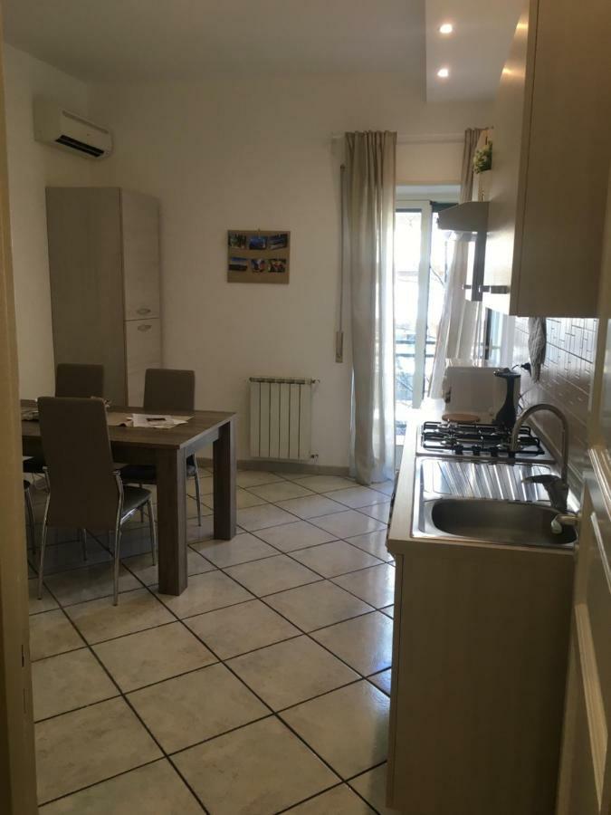 Luxurious Street Apartments Катанія Екстер'єр фото